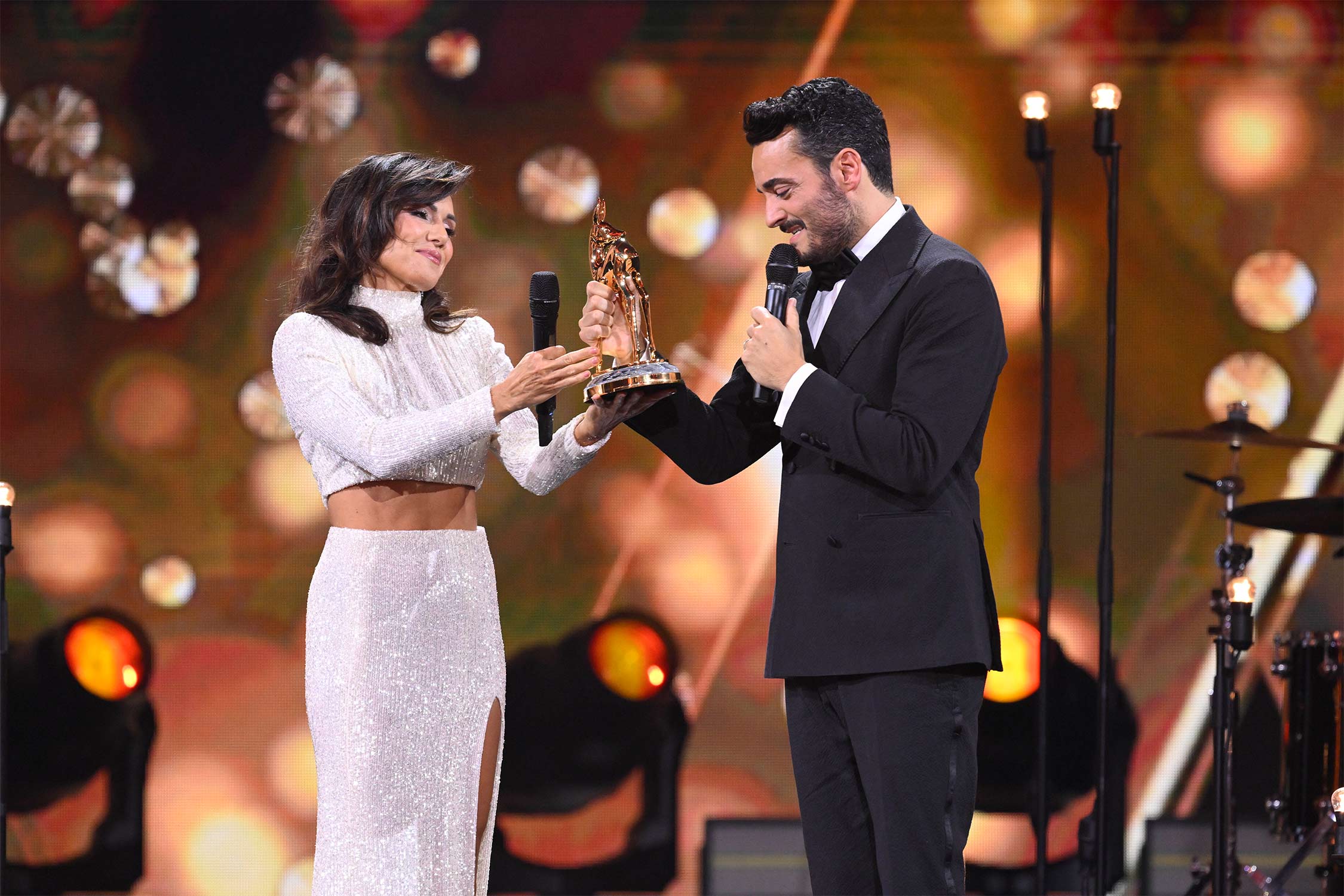 Bambi 2023 - Nazan Eckes moderiert in PIO'OKAN