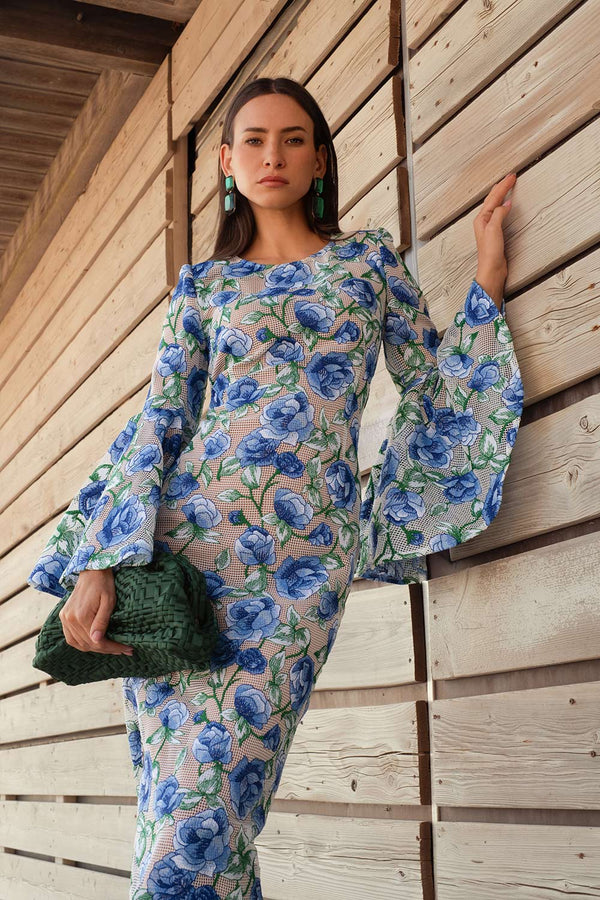 Fitted lace dress with batwing sleeves