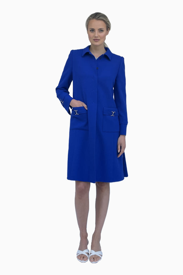 Woolcrêpe coat with buckle details