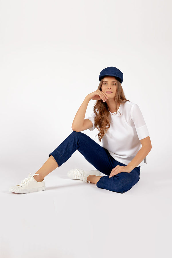 Lightweight crêpe top with short sleeves