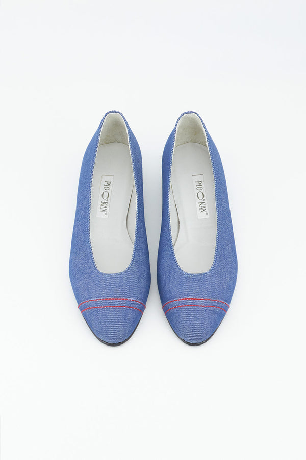 Ballerina aus dunklem Jeansstoff