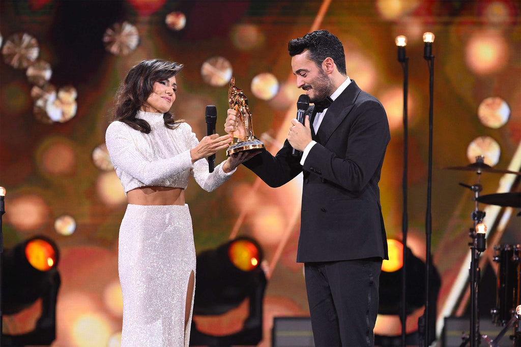 Nazan Eckes moderiert die Bambi Verleihung 2023 in PIO O'KAN