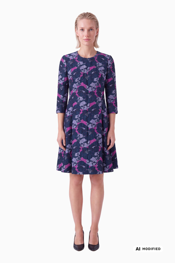 Ausgestelltes Kleid mit Eingrifftaschen aus Jacquard