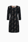 Ausgestelltes Kleid mit 3/4 Ärmel aus Spitze