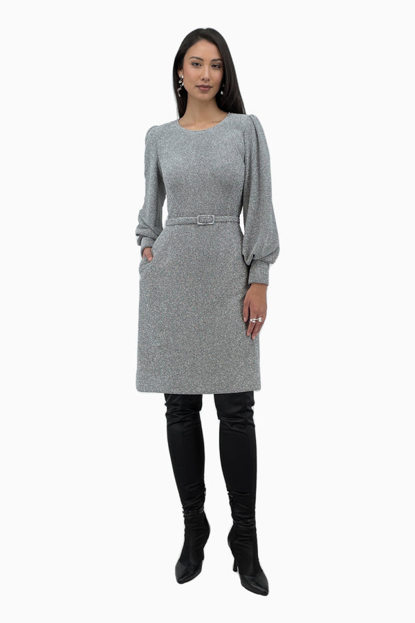 Ausgestelltes Kleid mit Gürtel und Statementärmeln aus Fancy Jersey
