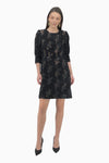 Ausgestelltes Kleid mit 3/4 Ärmel aus Spitze