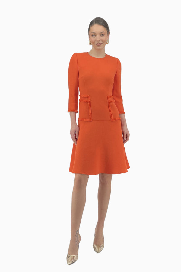 Glockiges Kleid aus Wollcrêpe