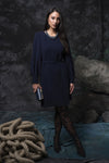 Ausgestelltes Kleid mit Gürtel und Statementärmeln aus Crêpe