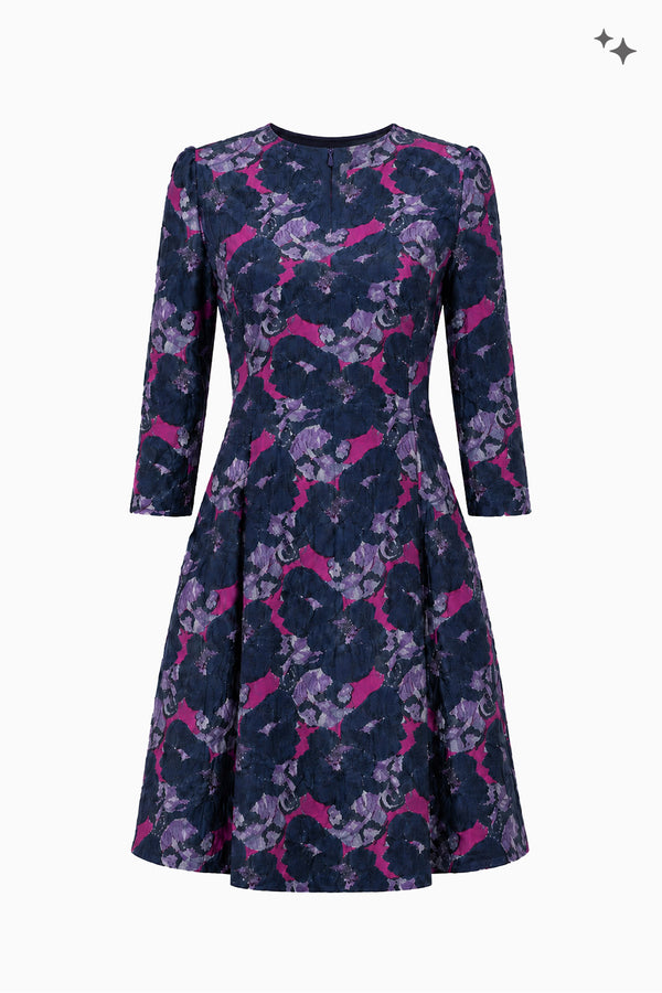 Ausgestelltes Kleid mit Eingrifftaschen aus Jacquard
