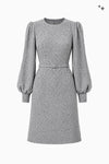 Ausgestelltes Kleid mit Gürtel und Statementärmeln aus Fancy Jersey