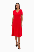 Ausgestelltes Midikleid aus Crêpe