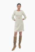 Ausgestelltes Kleid aus Wollcrêpe mit Gürtelschnalle