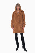 Kurzer Mantel aus Faux Fur
