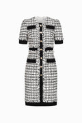 Etuikleid aus Tweed