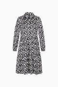 Ausgestelltes Stufenkleid aus Seide