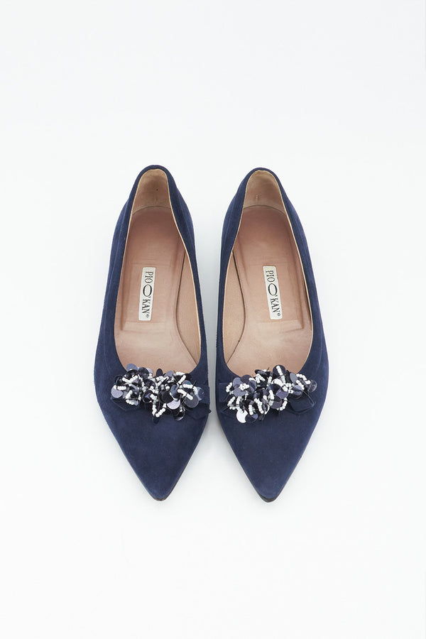 Spitzer Ballerina aus Wildleder