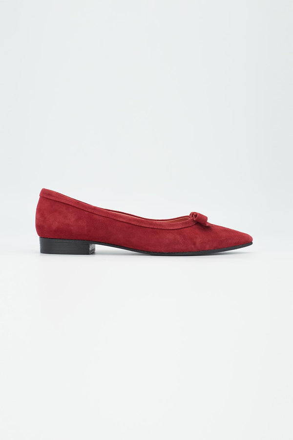 Spitzer Ballerina aus Wildleder