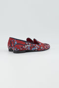 Slipper mit rotem Jacquard bezogen