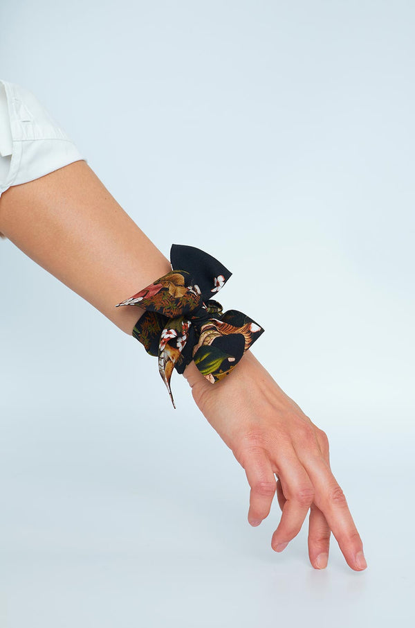 Twilly aus Seide in schwarz-braun